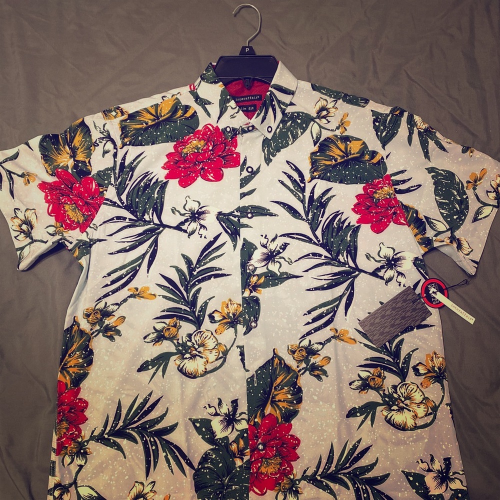 *NWT* Men’s floral print button down shirt